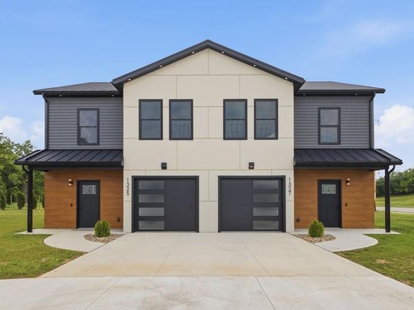 1327 S Trimble Rd, Mansfield, OH 44907
