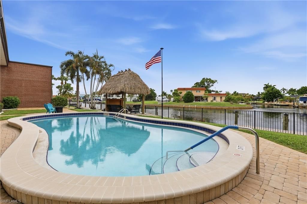 632 Victoria Dr, Unit 103, Cape Coral, FL 33904 Photo