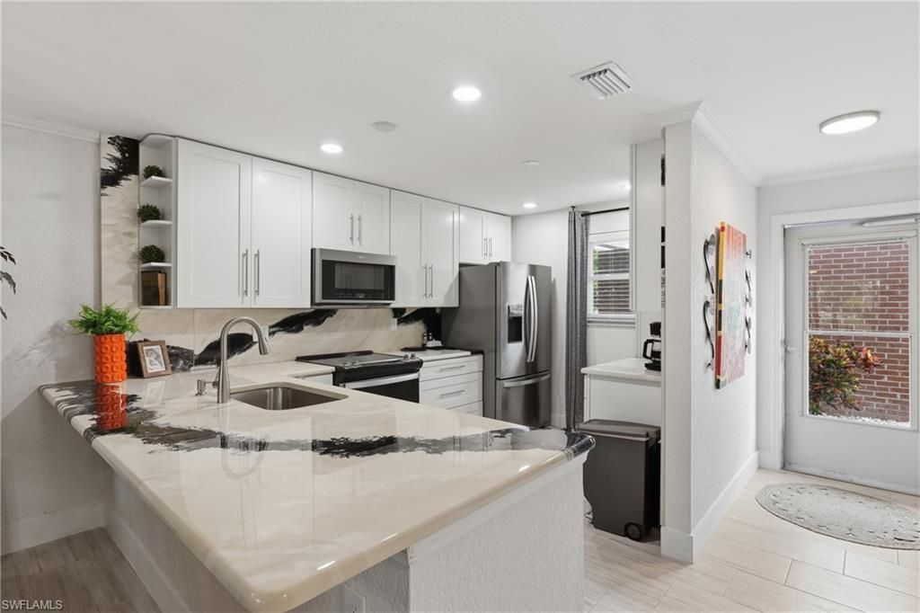 632 Victoria Dr, Unit 103, Cape Coral, FL 33904 Photo