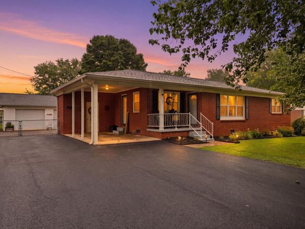 902 Dennis Avenue, Jasper, TN 37347