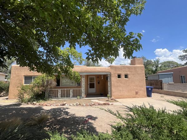1020 Quincy Street SE, Albuquerque, NM 87108