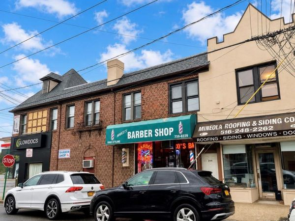 266 Jericho Turnpike , Unit #2F, Mineola, NY 11501