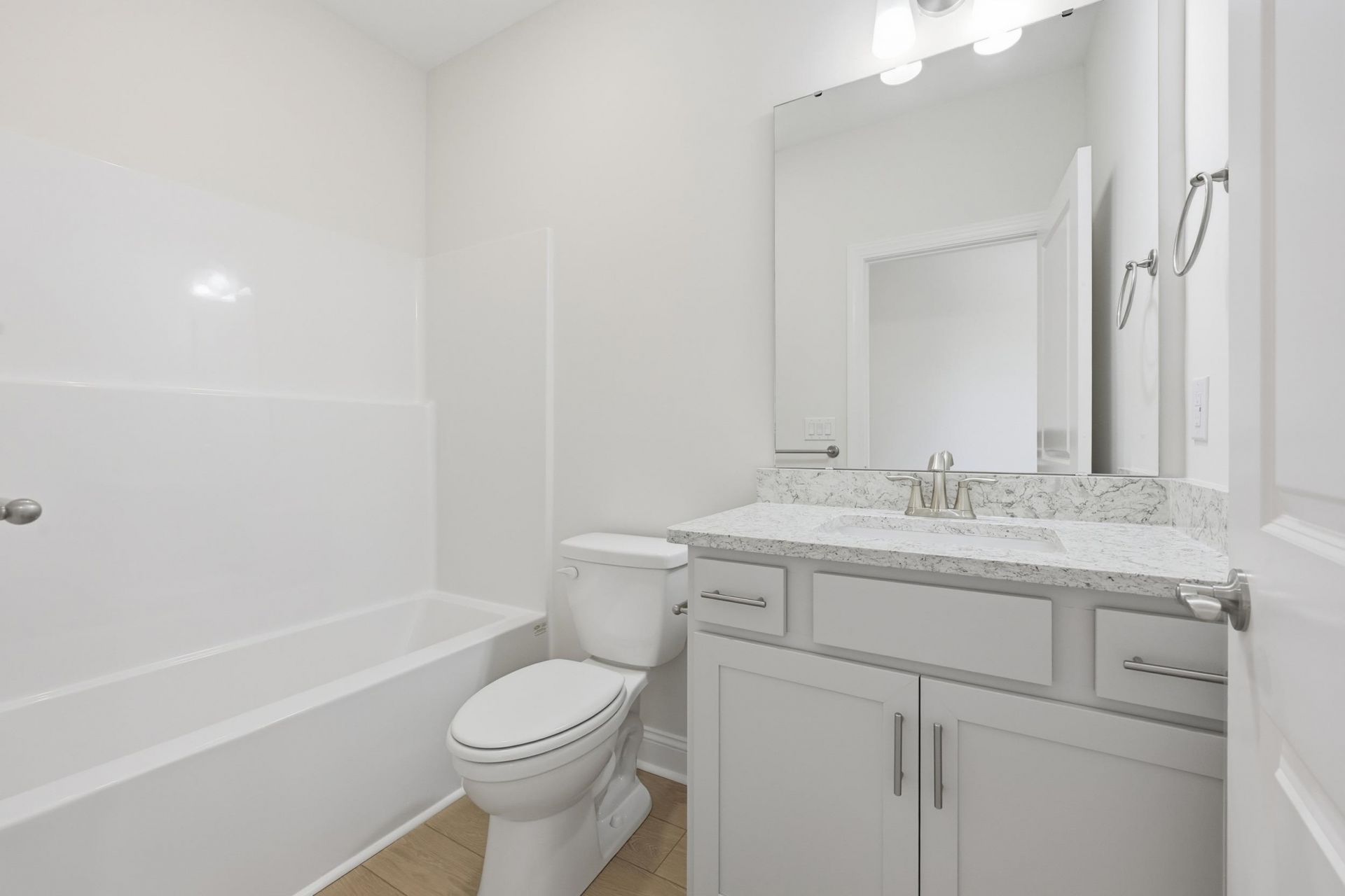 1313 Battery Park Dr. Photo 13