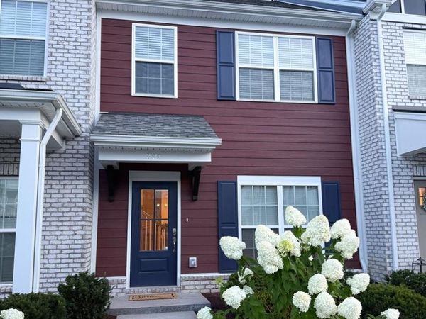 221 Holywell Dr, Gallatin, TN 37066