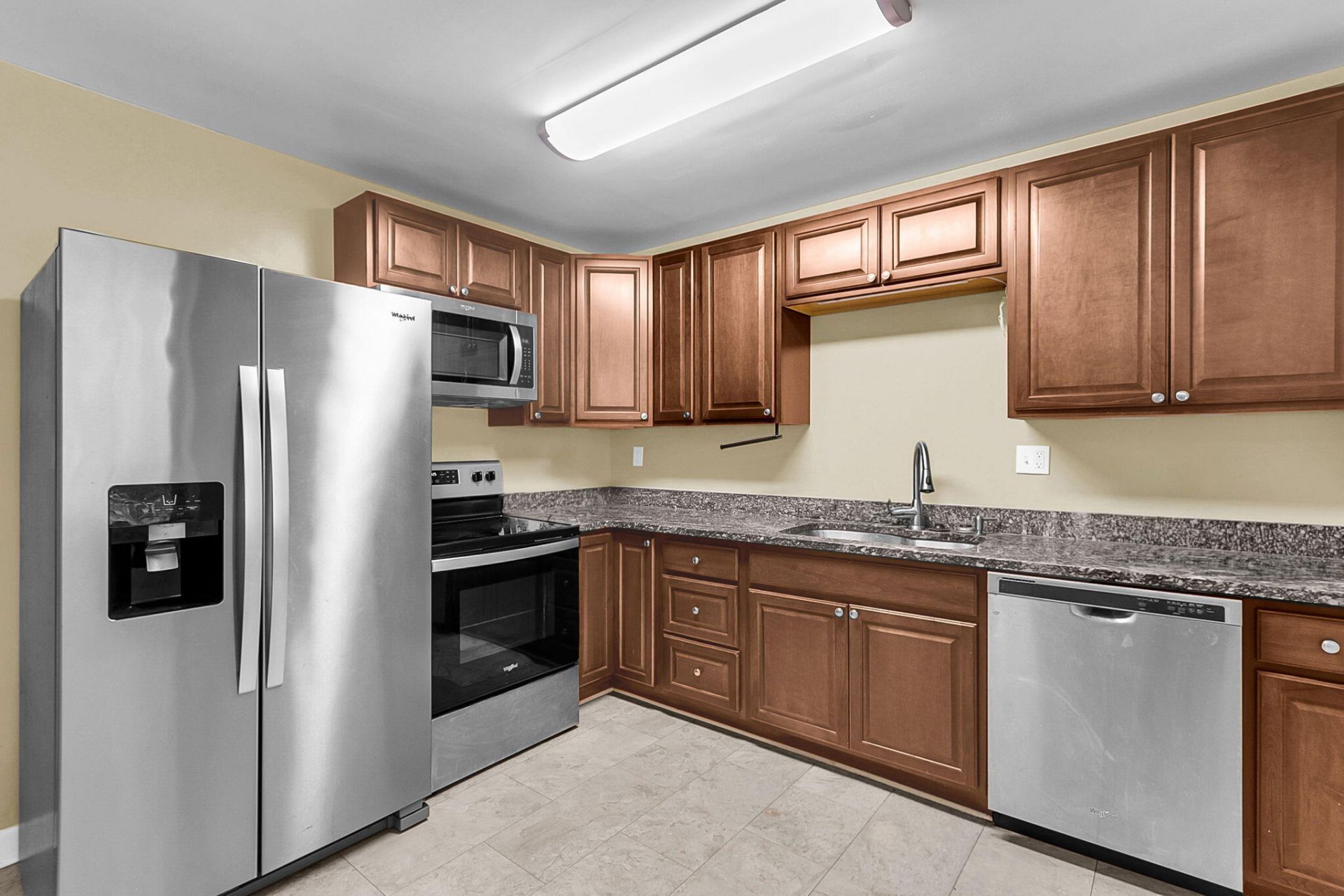 216 Gardenia Street Photo 10