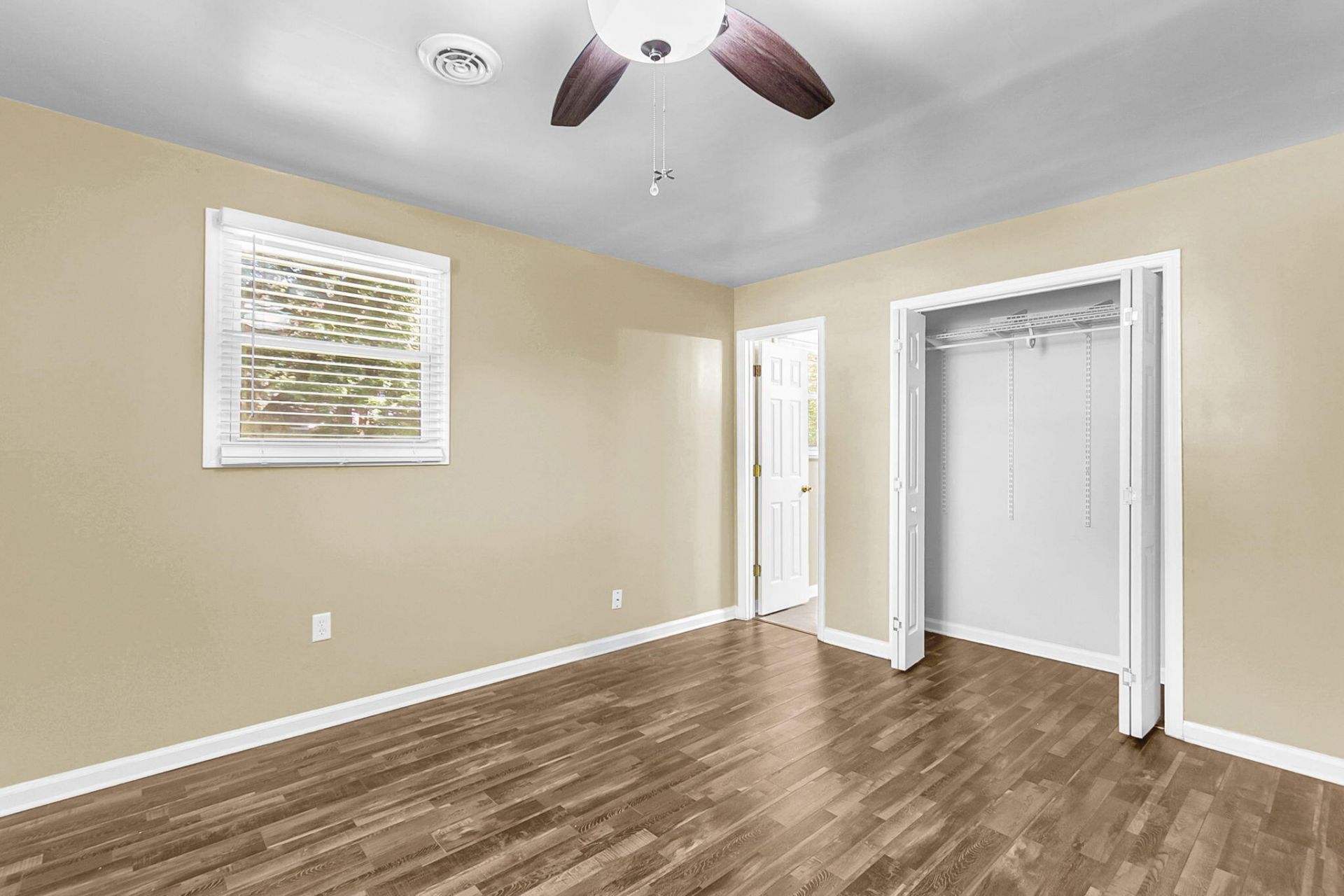216 Gardenia Street Photo 15