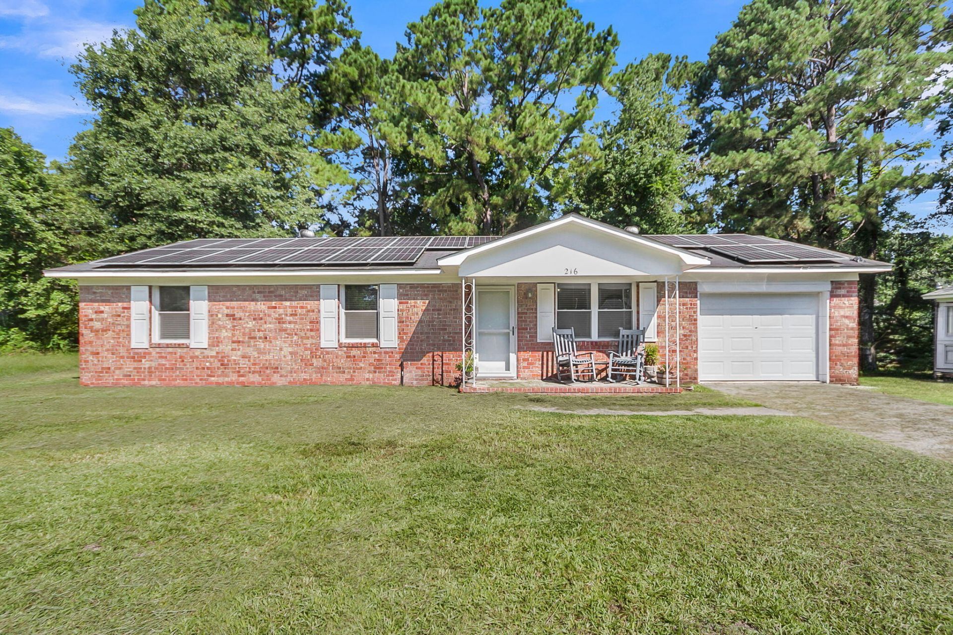 216 Gardenia Street Photo 4