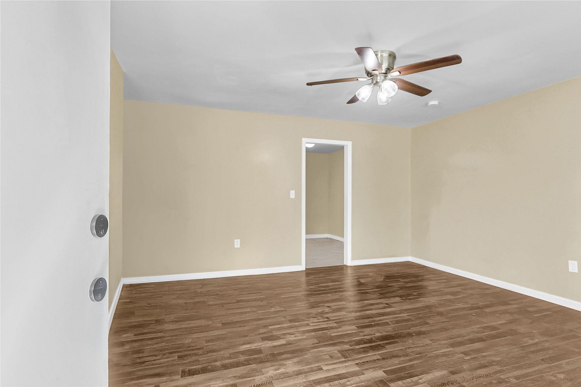 216 Gardenia Street Photo 7
