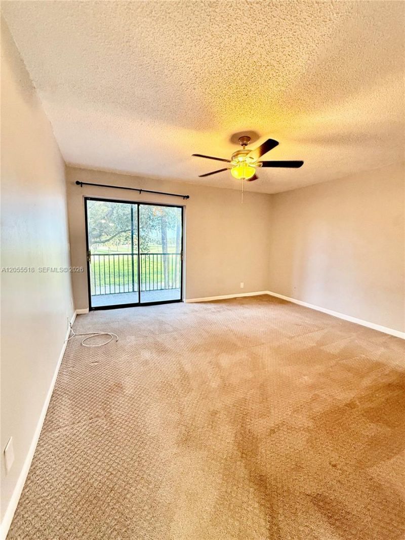 200 Jacaranda Country Club Dr, Unit 4B, Plantation, FL 33324 Photo