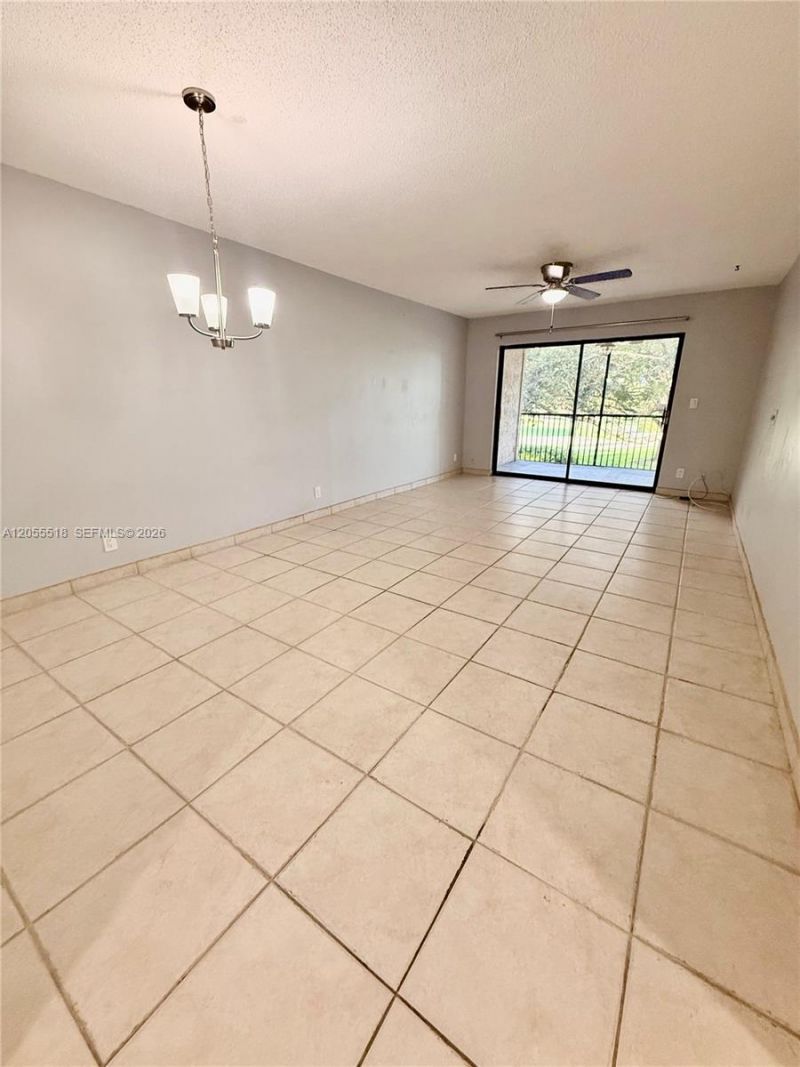 200 Jacaranda Country Club Dr, Unit 4B, Plantation, FL 33324 Photo