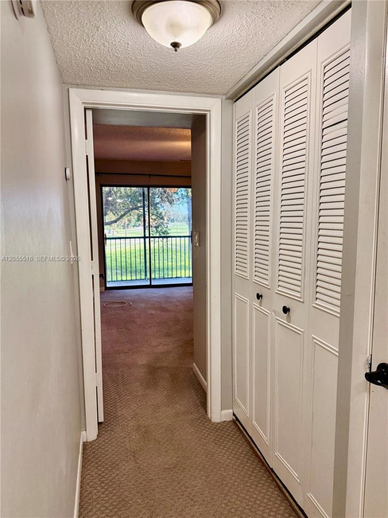 200 Jacaranda Country Club Dr, Unit 4B, Plantation, FL 33324 Photo