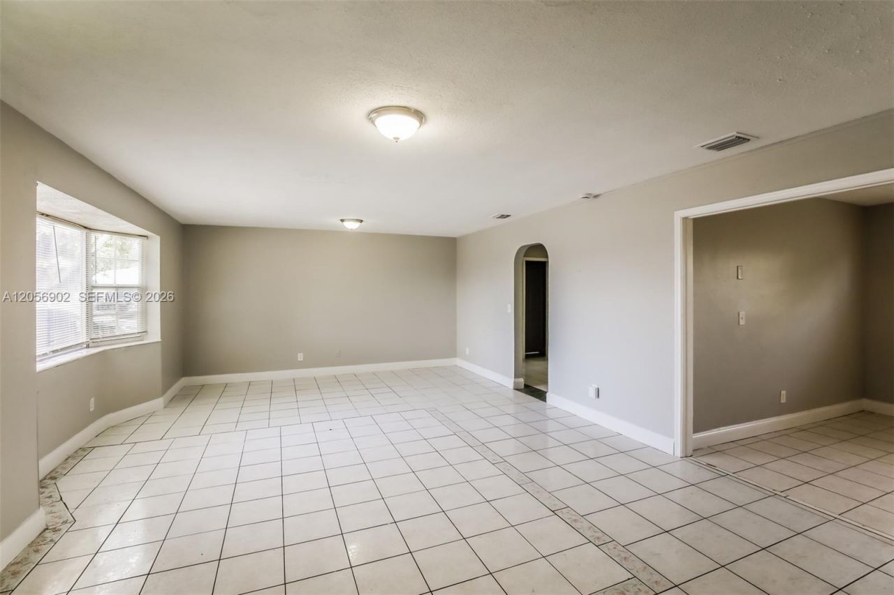 7171 SW 10th Ct , Pembroke Pines, FL 33023 Photo