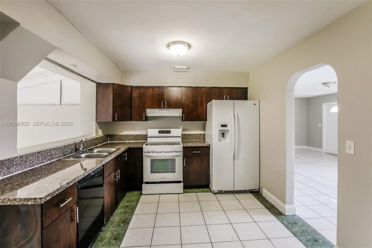7171 SW 10th Ct , Pembroke Pines, FL 33023 Photo