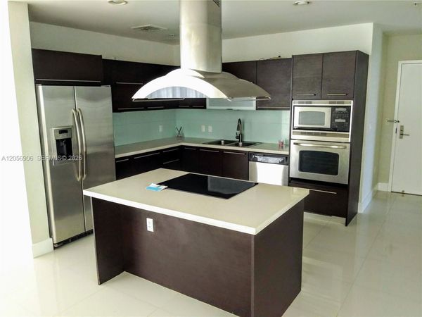7928 East Dr , Unit 701, North Bay Village, FL 33141