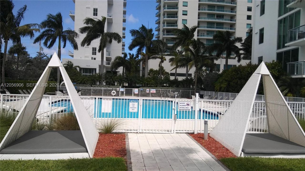 7928 East Dr, Unit 701, North Bay Village, FL 33141 Photo