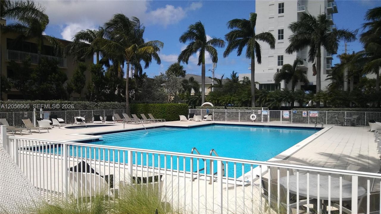 7928 East Dr, Unit 701, North Bay Village, FL 33141 Photo
