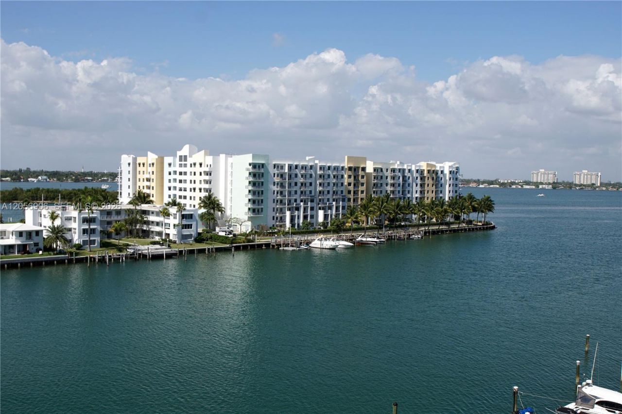 7928 East Dr, Unit 701, North Bay Village, FL 33141 Photo