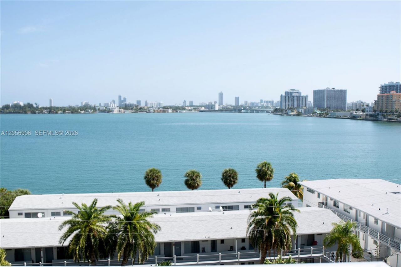 7928 East Dr, Unit 701, North Bay Village, FL 33141 Photo