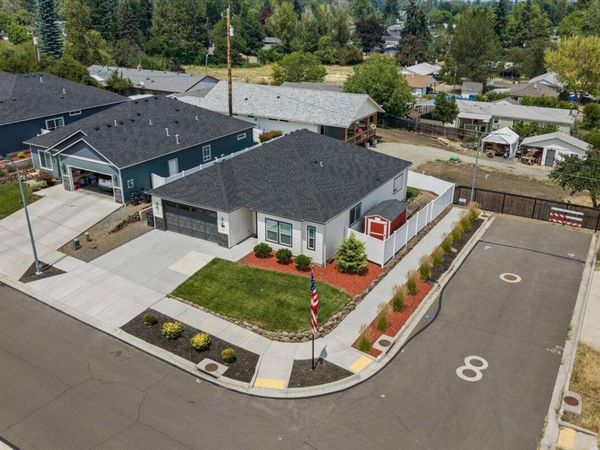 608 Nobility Drive, Medford, OR 97501