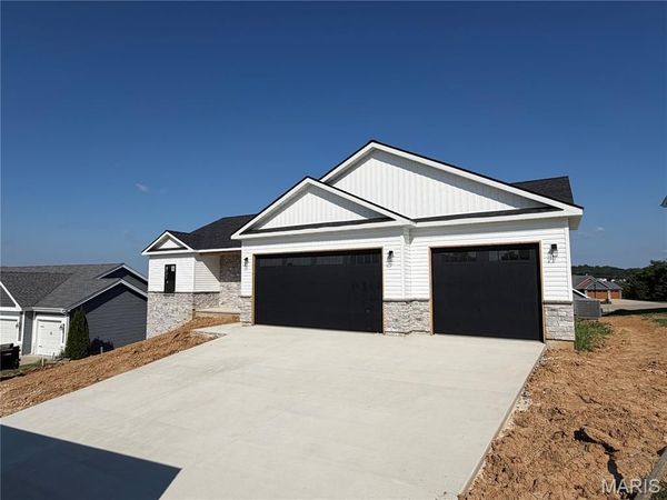 2916 Shirley Close Road, Washington, MO 63090