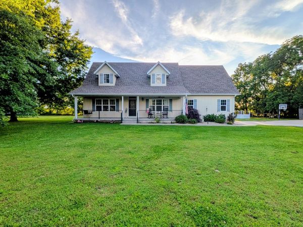 389 S Western Street , Marionville, MO 65705