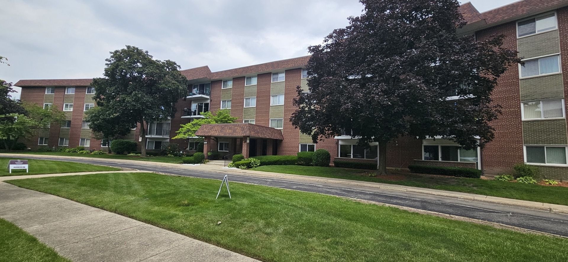 1025 S Fernandez Avenue , Arlington Heights, IL 60005