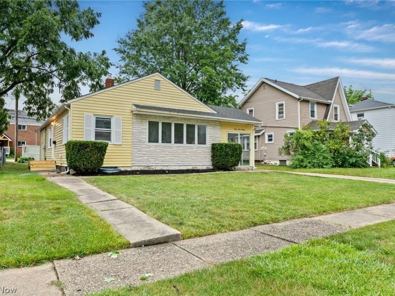 2330 21 Street, Cuyahoga Falls, OH 44223 Photo 2