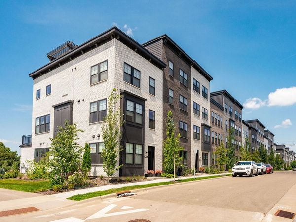 905 Woodlawn Avenue, Saint Paul, MN 55116