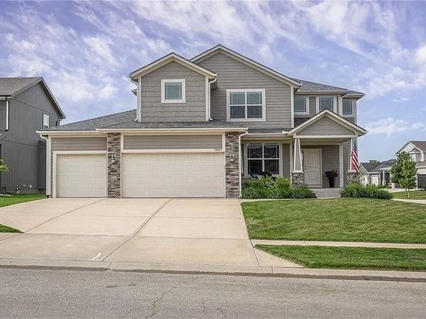 18523 W 193rd Terrace, Spring Hill, KS 66083