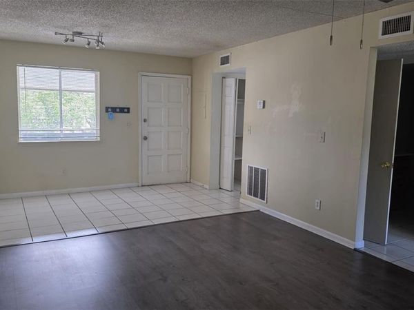 6328 NEWTOWN CIRCLE, Unit B2, TAMPA, FL 33615