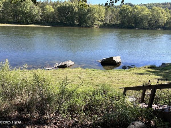 2547 River Road , Damascus, PA 18415