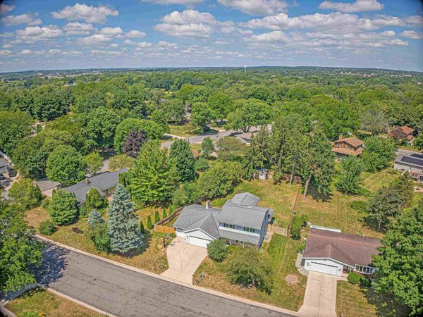 604 WOODLAWN Way, Verona, WI 53593