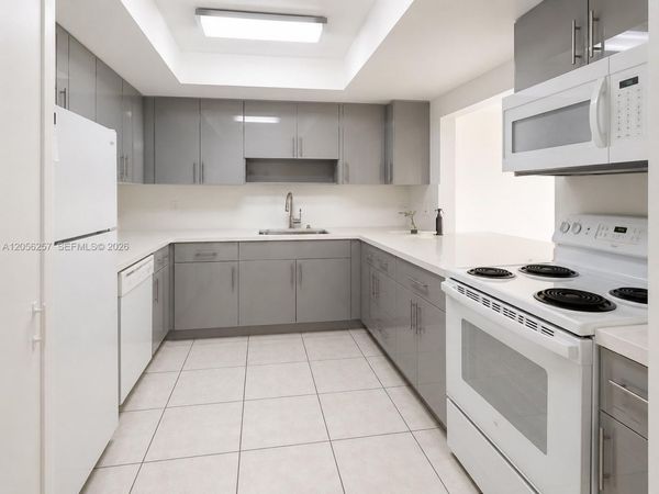 Unit 106, Miami, FL 33162
