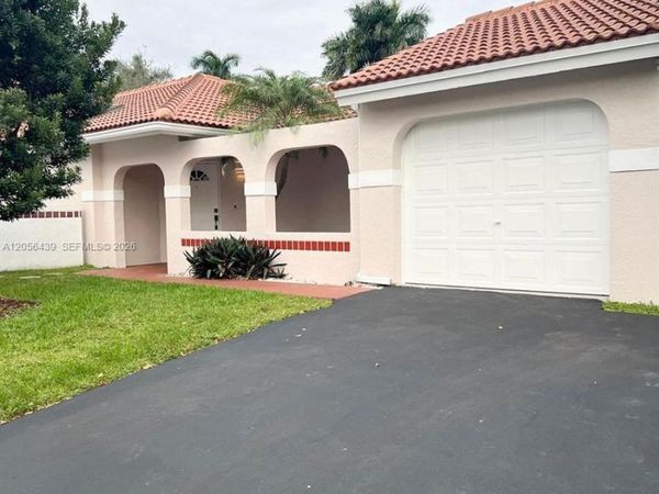 1285 Seagrape Cir , Weston, FL 33326