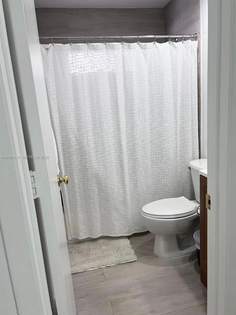 1285 Seagrape Cir , Weston, FL 33326 Photo