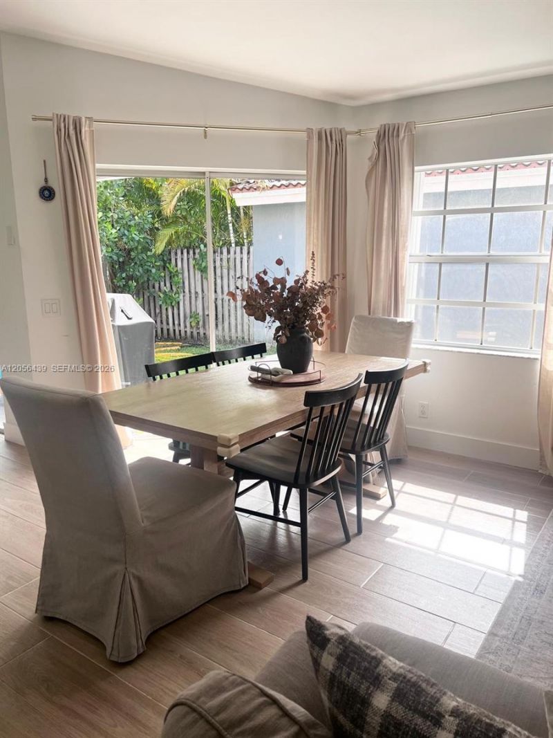 1285 Seagrape Cir , Weston, FL 33326 Photo