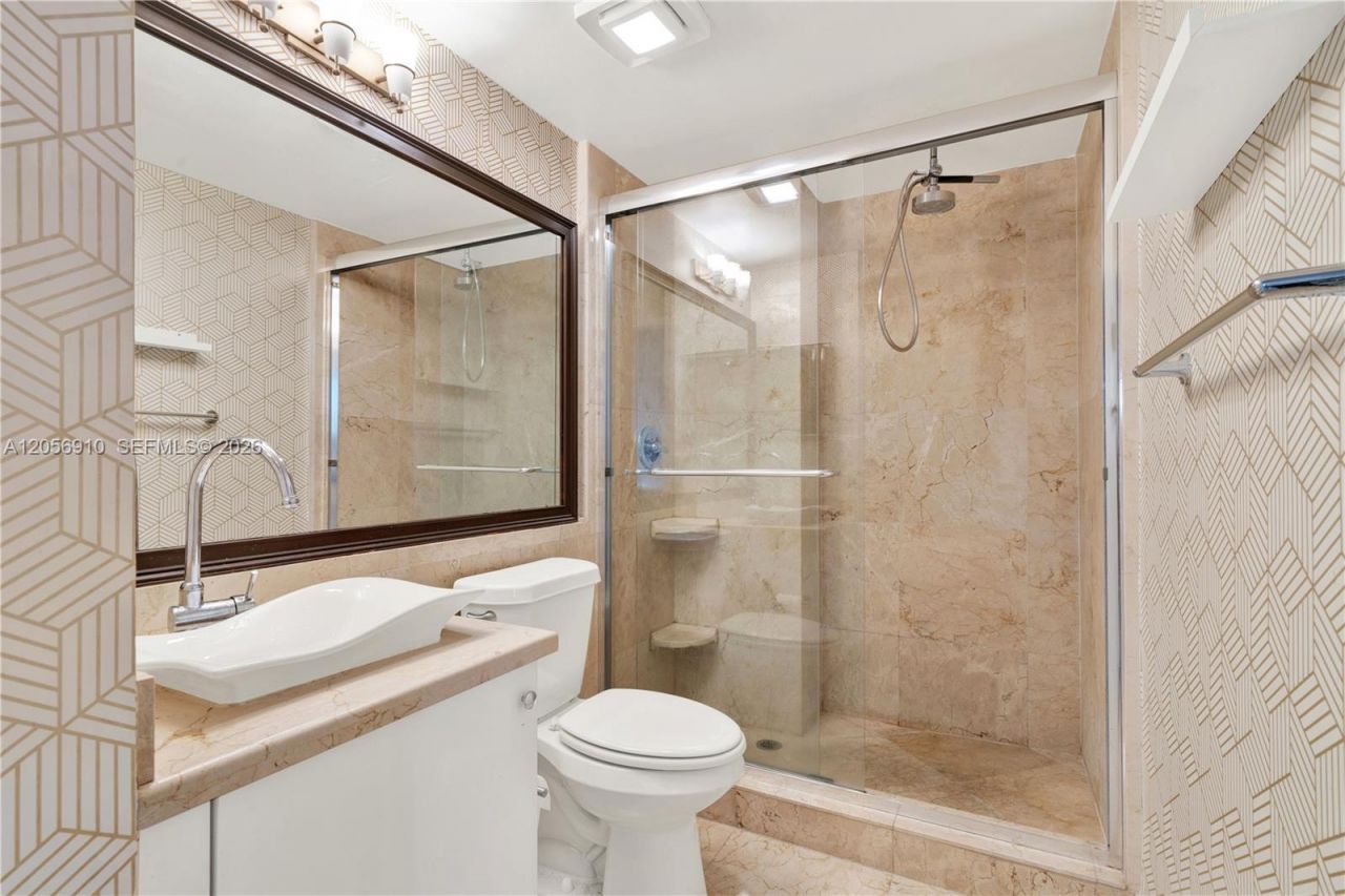 5077 NW 7th St, Unit 508, Miami, FL 33126 Photo
