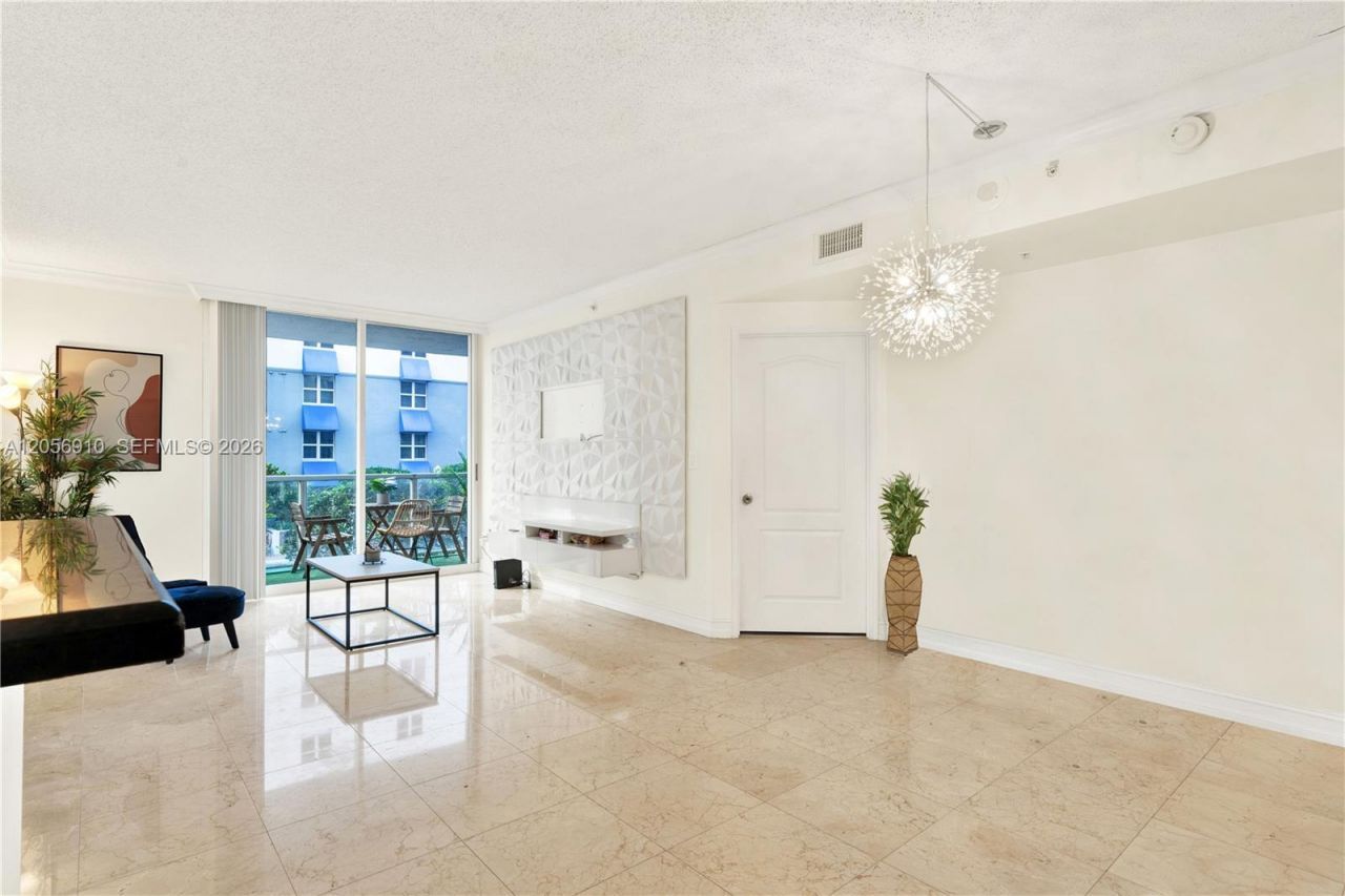 5077 NW 7th St, Unit 508, Miami, FL 33126 Photo