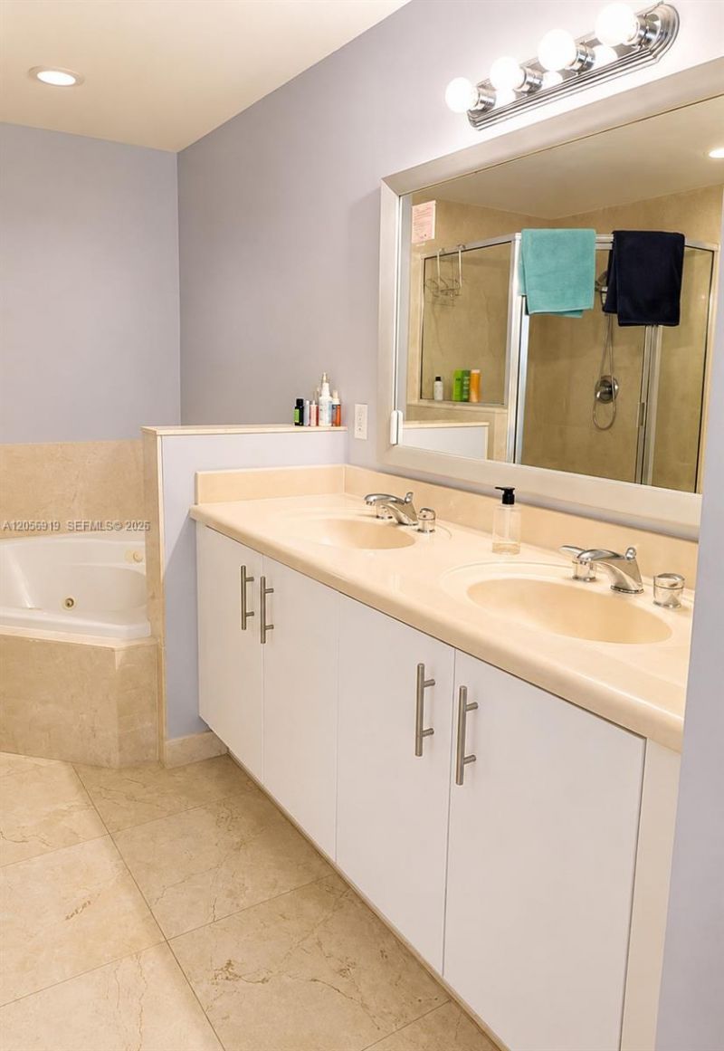 7900 Harbor Island Dr, Unit 705, North Bay Village, FL 33141 Photo