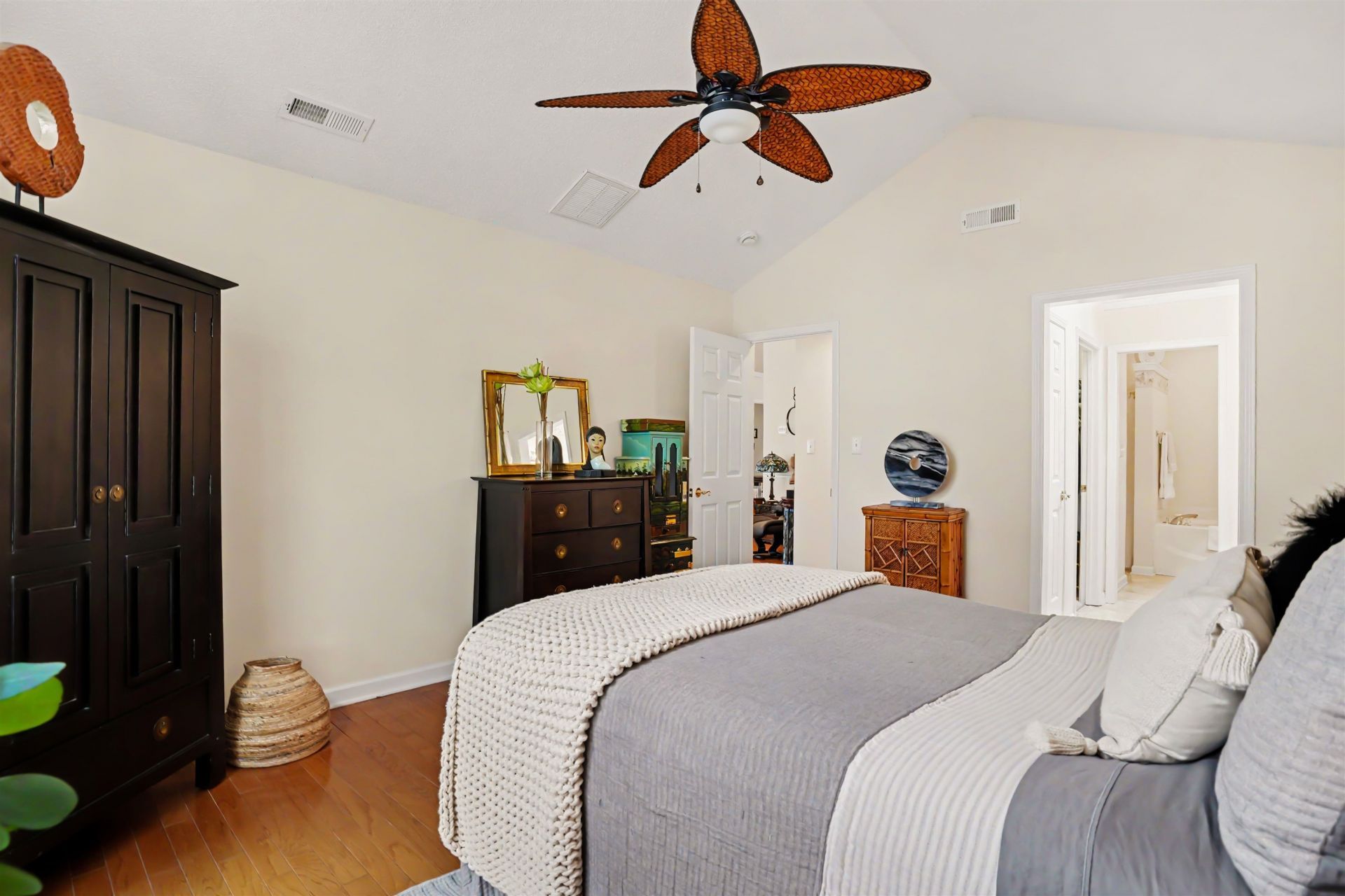 1827 Windmere Way  Photo 12