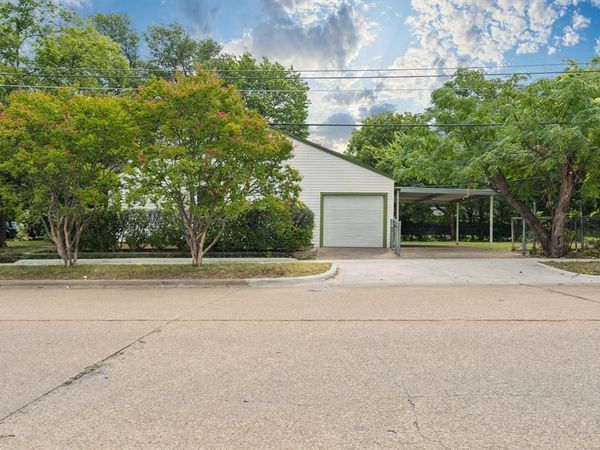 2218 Mountain Lake Road, Dallas, TX 75224