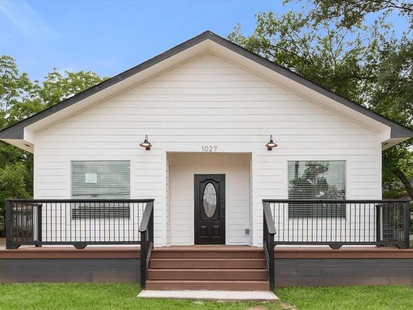 1027 W 2nd Avenue, Corsicana, TX 75110