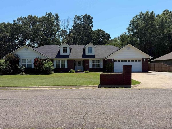 300 Cherokee Lane, Clarksville, AR 72830