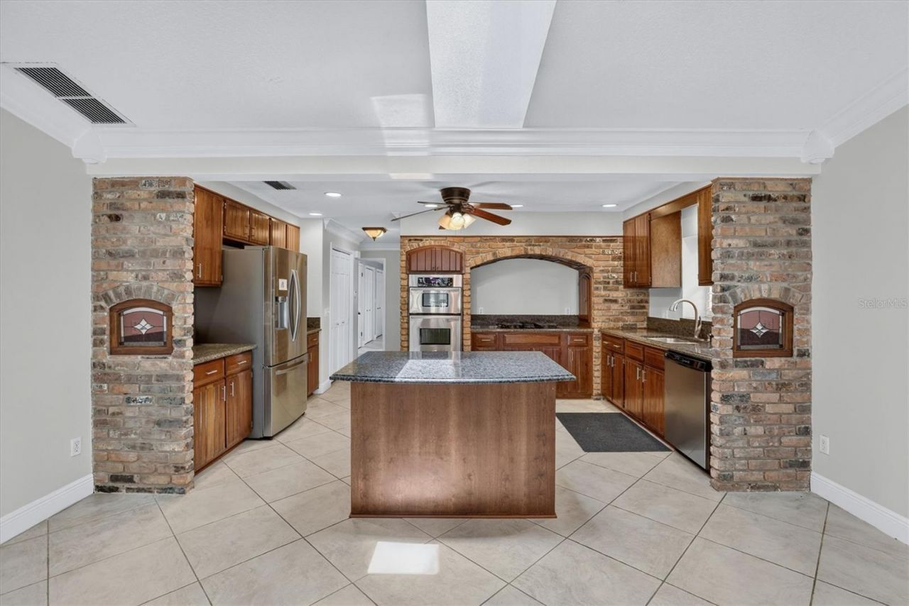 306 Oak Estates Drive, Orlando, FL 32806 Photo