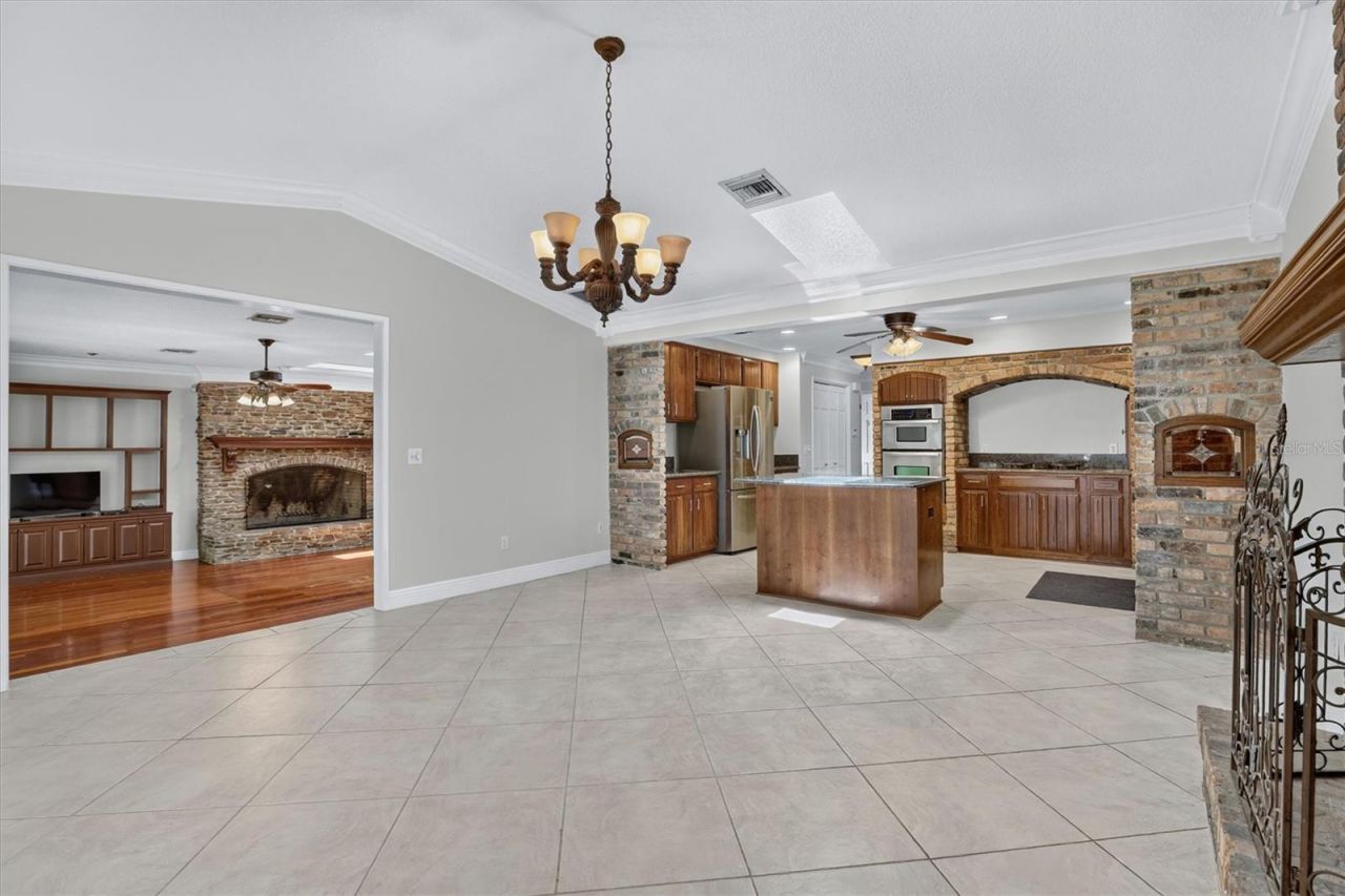 306 Oak Estates Drive, Orlando, FL 32806 Photo