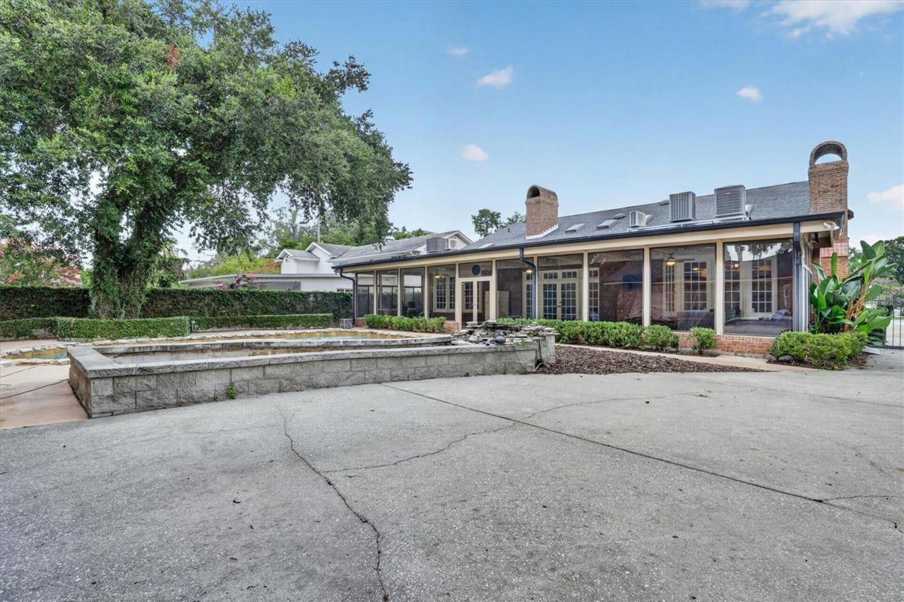 306 Oak Estates Drive, Orlando, FL 32806 Photo