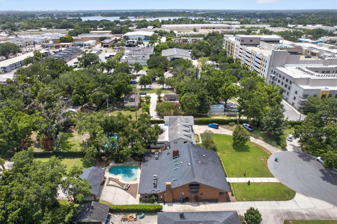 306 Oak Estates Drive, Orlando, FL 32806 Photo