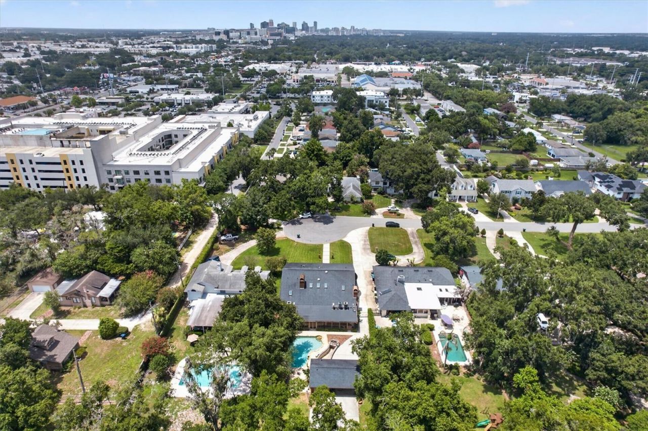 306 Oak Estates Drive, Orlando, FL 32806 Photo