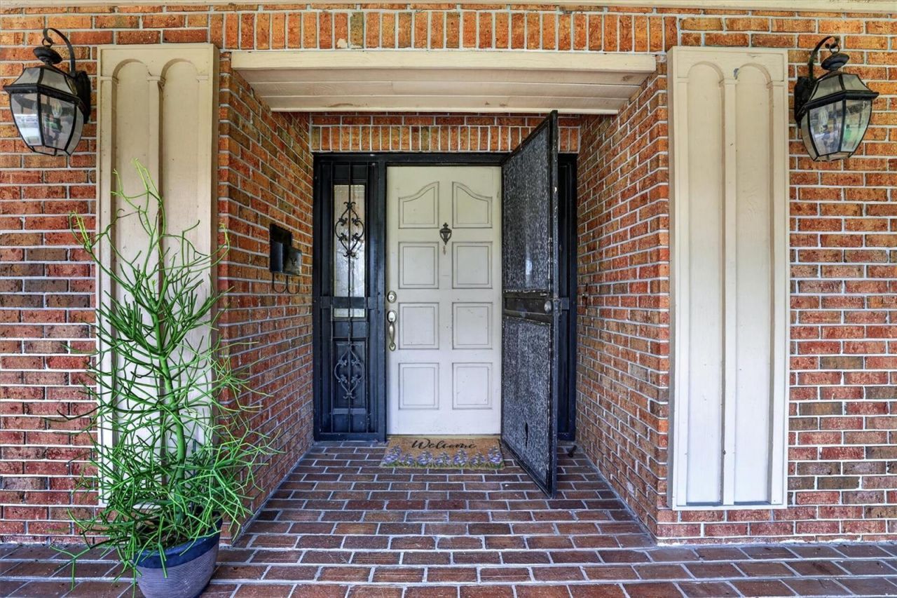 306 Oak Estates Drive, Orlando, FL 32806 Photo