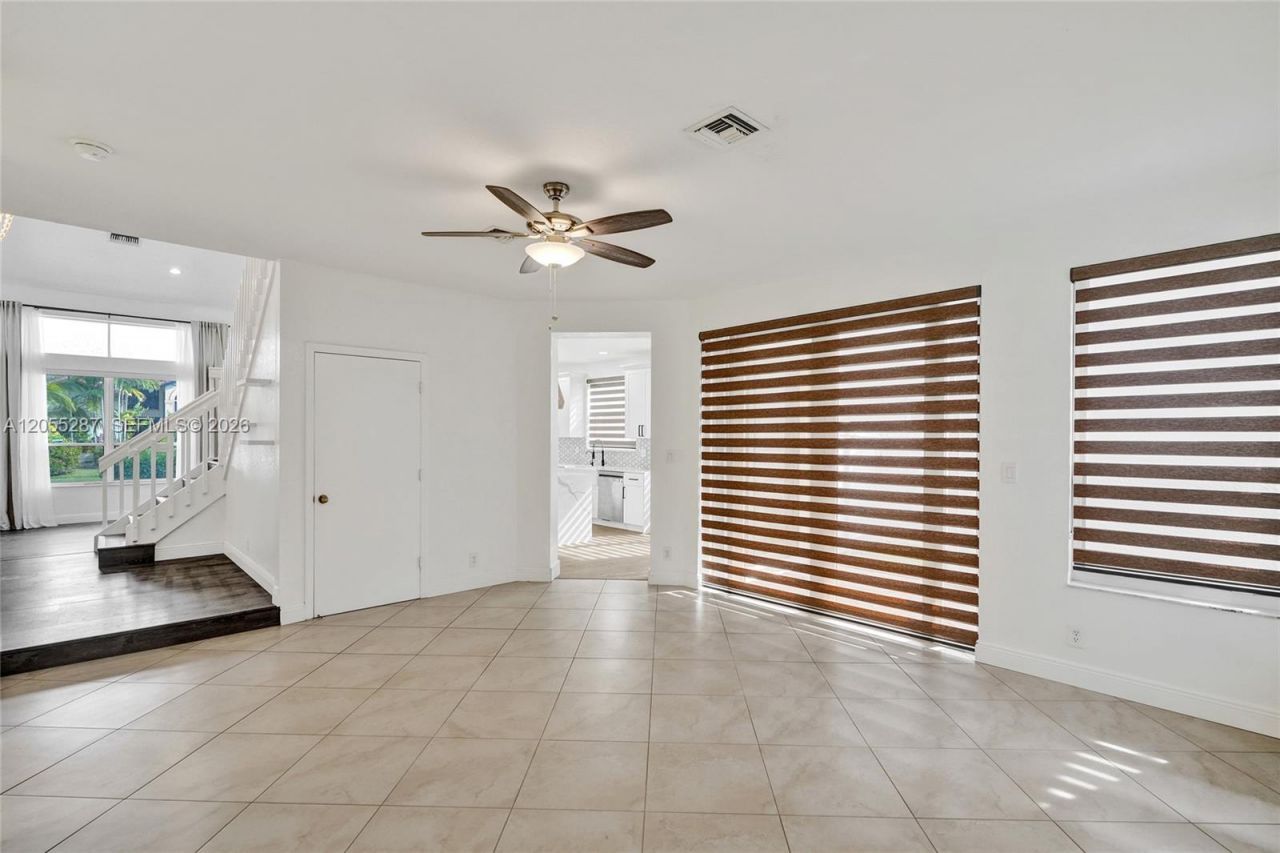 740 E Cypress Pointe Dr E, Pembroke Pines, FL 33027 Photo